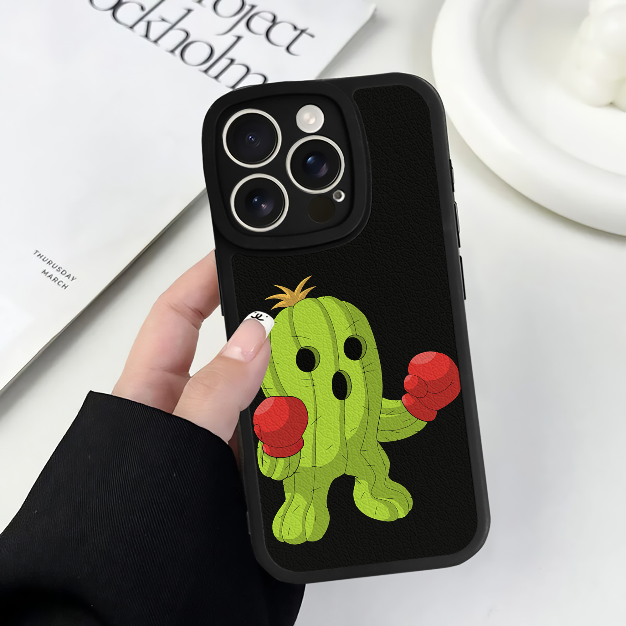 （画像用） Digimon デジタルモンスター/デジモン 【iPhone 16シリーズ対応】シリコンスマホケース（レザー調） 材質：シリコン